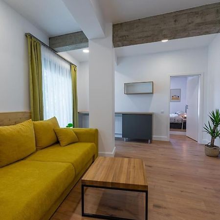 Fabrica Apartments 12 คลูจ-นาโปกา ภายนอก รูปภาพ