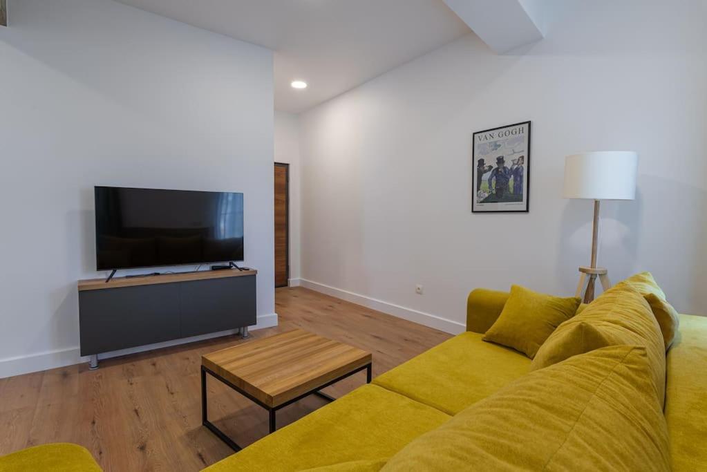 Fabrica Apartments 12 คลูจ-นาโปกา ภายนอก รูปภาพ