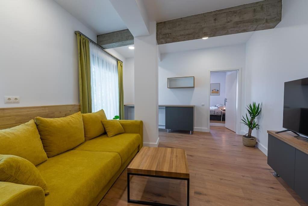 Fabrica Apartments 12 คลูจ-นาโปกา ภายนอก รูปภาพ