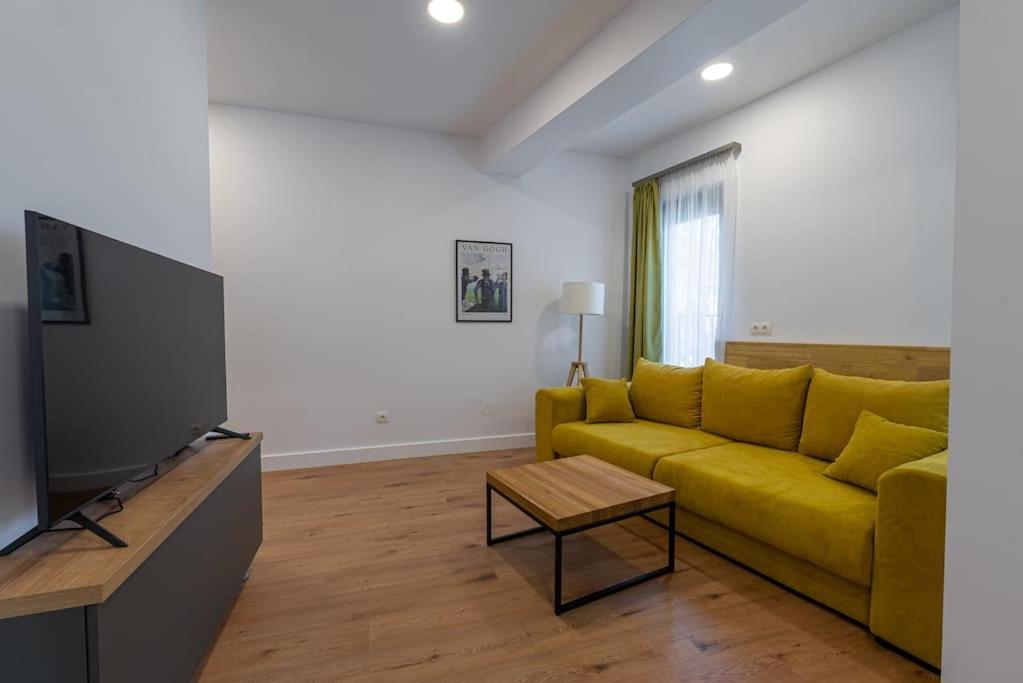 Fabrica Apartments 12 คลูจ-นาโปกา ภายนอก รูปภาพ