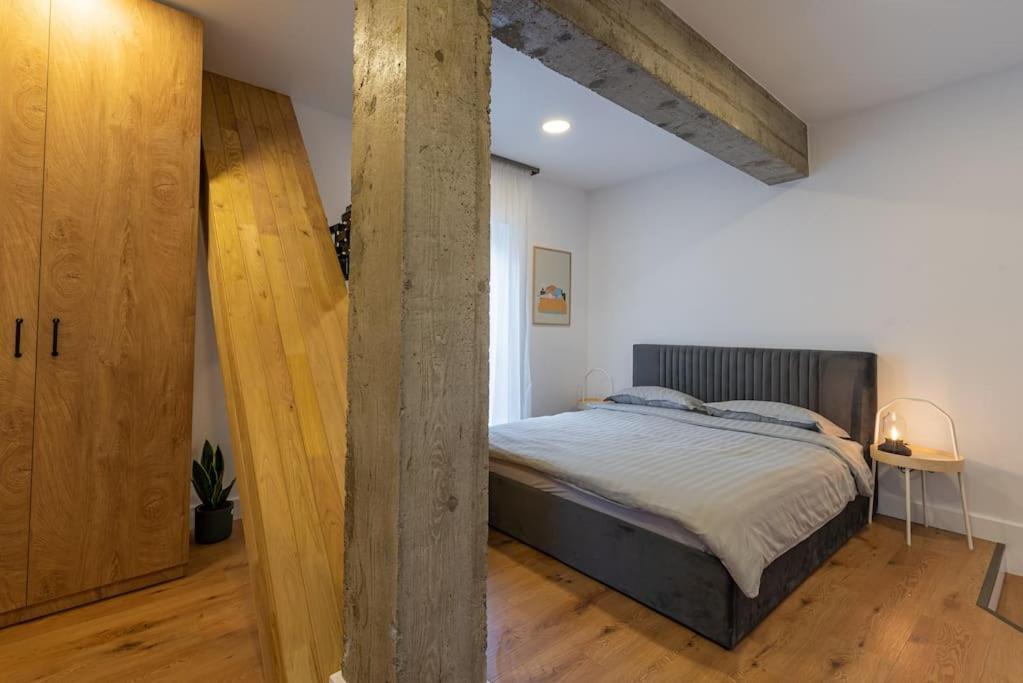 Fabrica Apartments 12 คลูจ-นาโปกา ภายนอก รูปภาพ